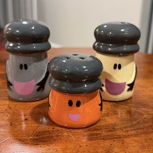 Viacom International Inc. Ceramic Blues Clues Salt & Pepper Shakers Set of 3
